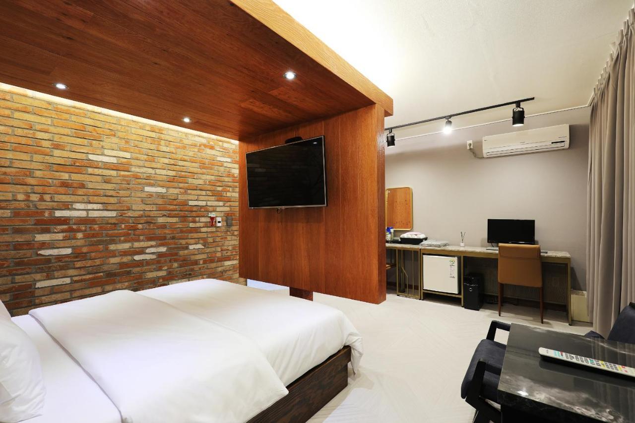 Bellino Hotel Пуан Экстерьер фото