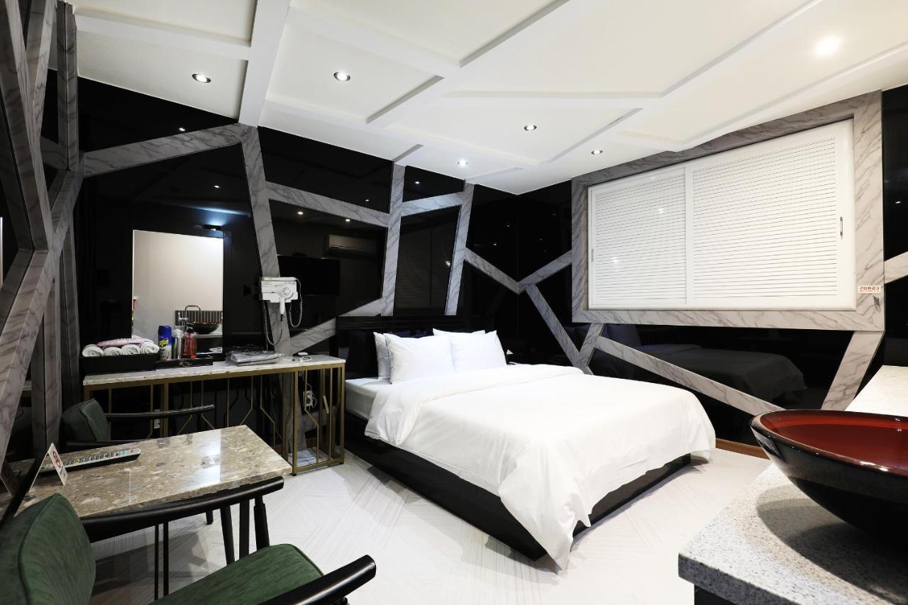 Bellino Hotel Пуан Экстерьер фото